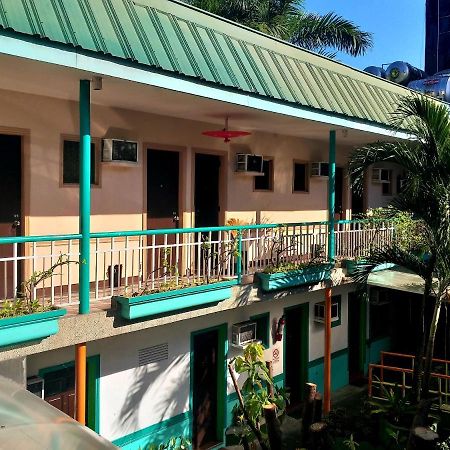 Park Vil-La Apartelle Quezon City Εξωτερικό φωτογραφία