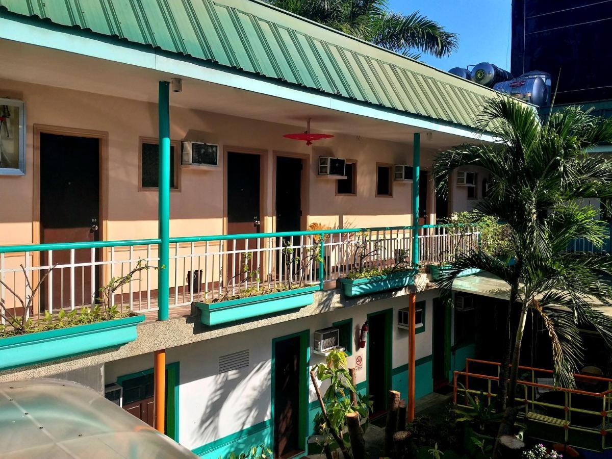 Park Vil-La Apartelle Quezon City Εξωτερικό φωτογραφία